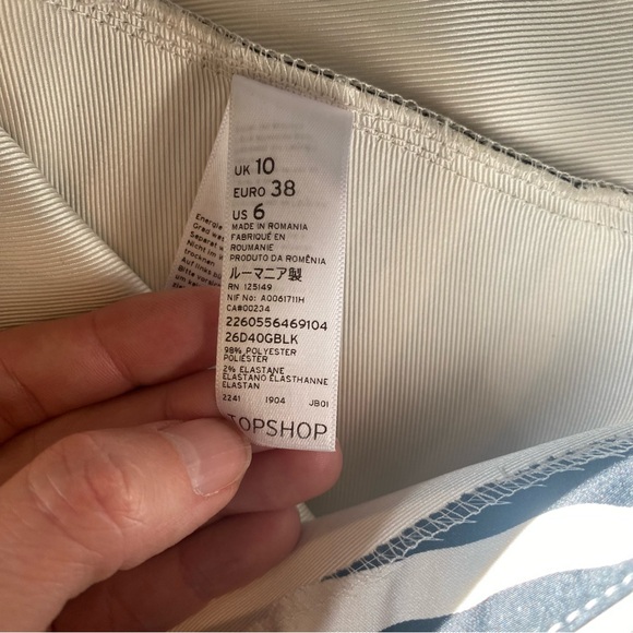 EUC TOPSHOP Black and White Striped Mini Dress size 6US - Picture 7 of 7